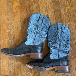 Tanner Mark Women’s square toe boots in blue/black